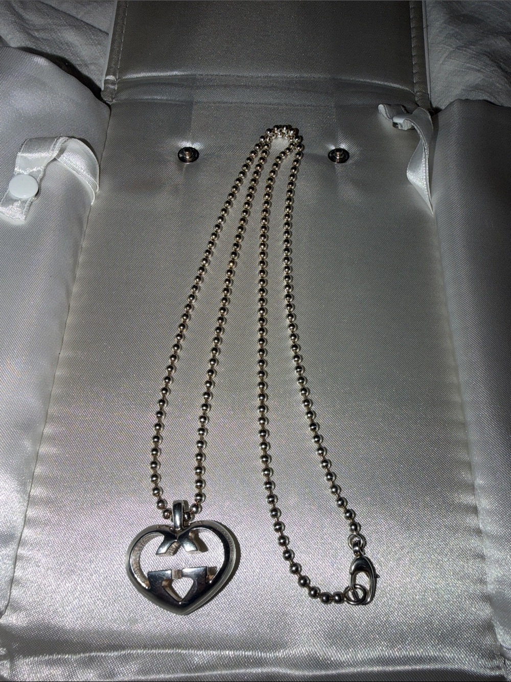GUCCI Sterling Silver Beaded Heart Logo Pendant - Picture 3 of 13